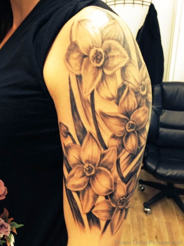Classic Daffodil Flowers Tattoo On Shoulder